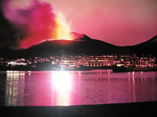 The 1973 erruption burning 1/3 of the town